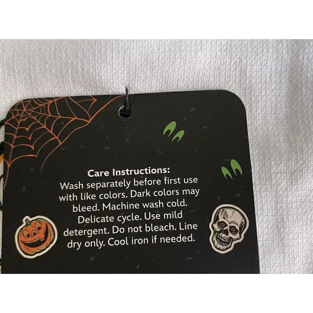 2 Pk Disney Halloween Kitchen Towels Mickey Mouse Trick Treat‎ Skeleton Costume